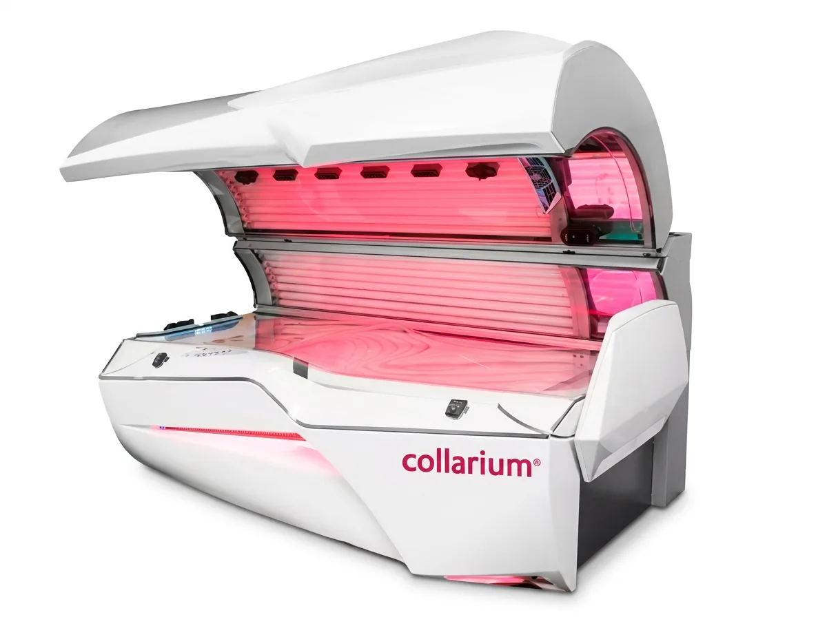 Collarium-Liege Ergoline Excellence 900 mit Kollagen-Rotlicht, wie sie im Studio steht
